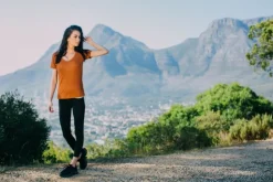 Freizeit Schnürer schwarz Wanderschuh von GUGGEN Mountain