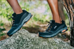 Freizeit Schnürer schwarz Wanderschuh von GUGGEN Mountain