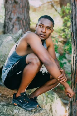 Freizeit Schnürer schwarz Wanderschuh von GUGGEN Mountain