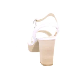 Klassische Sandalen weiss