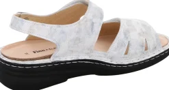 Klassische Sandalen weiss